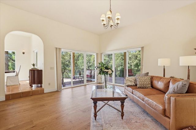 16104 Fairway Glen Pl, Grass Valley, CA 95949