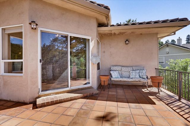 16104 Fairway Glen Pl, Grass Valley, CA 95949