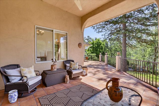 16104 Fairway Glen Pl, Grass Valley, CA 95949