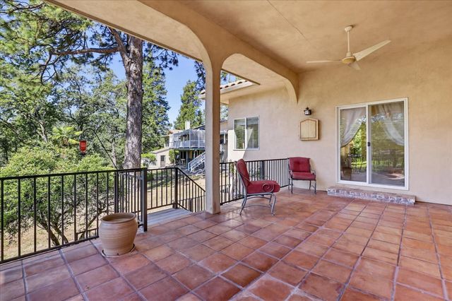 16104 Fairway Glen Pl, Grass Valley, CA 95949