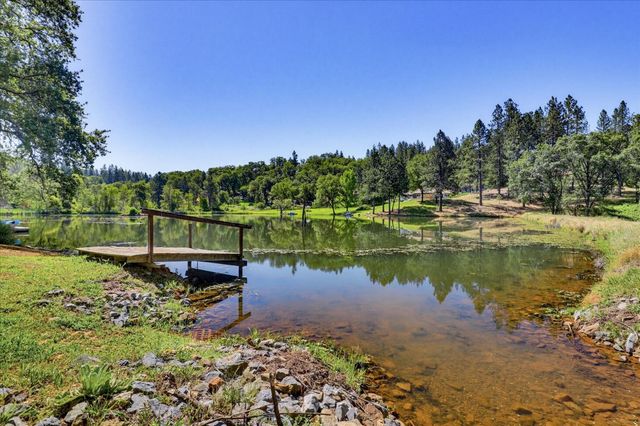 16104 Fairway Glen Pl, Grass Valley, CA 95949