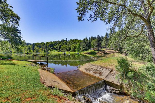 16104 Fairway Glen Pl, Grass Valley, CA 95949