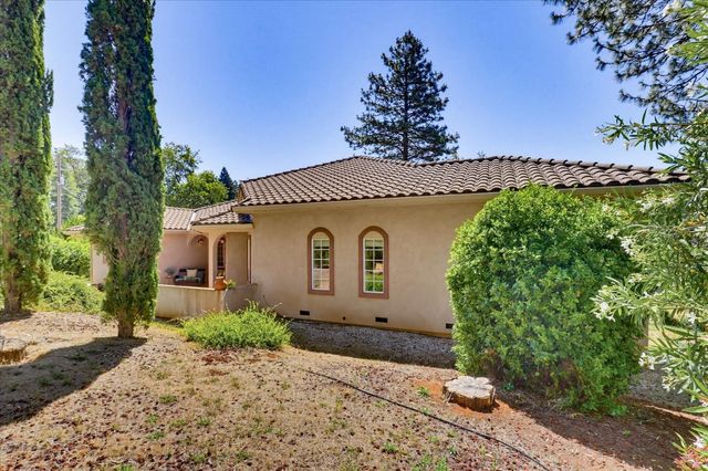 16104 Fairway Glen Pl, Grass Valley, CA 95949