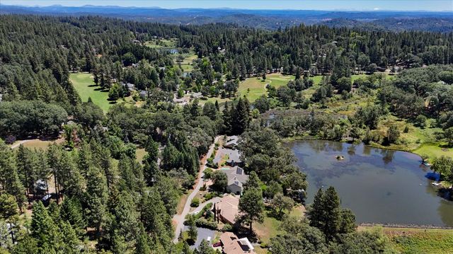 16104 Fairway Glen Pl, Grass Valley, CA 95949