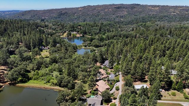 16104 Fairway Glen Pl, Grass Valley, CA 95949