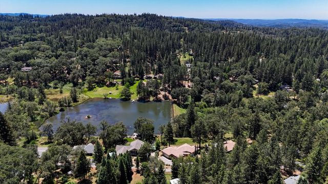 16104 Fairway Glen Pl, Grass Valley, CA 95949