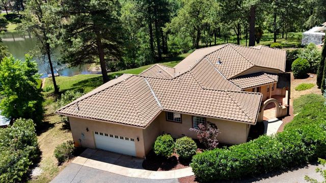 16104 Fairway Glen Pl, Grass Valley, CA 95949