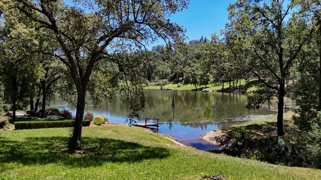 16104 Fairway Glen Pl, Grass Valley, CA 95949