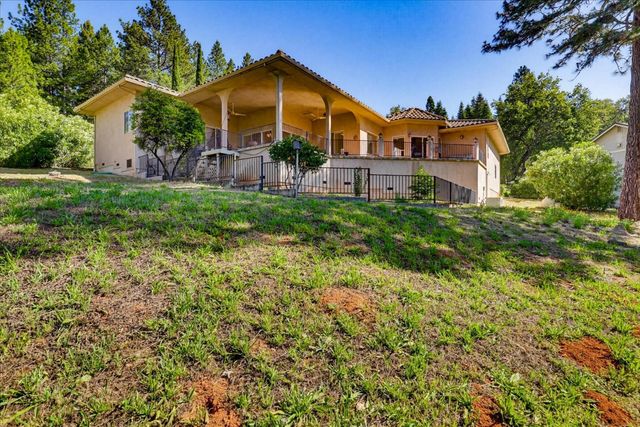 16104 Fairway Glen Pl, Grass Valley, CA 95949