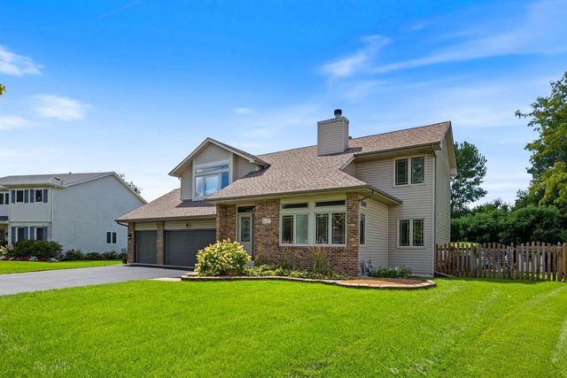 637 Otter Way, Oswego, IL 60543