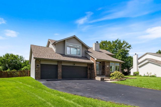 637 Otter Way, Oswego, IL 60543
