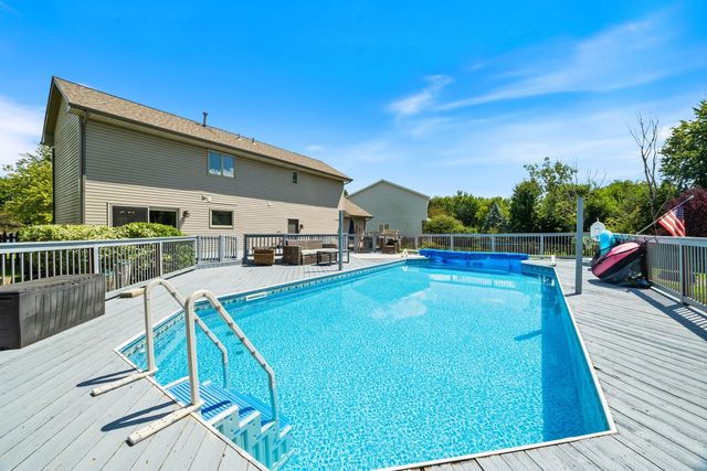 637 Otter Way, Oswego, IL 60543