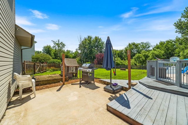 637 Otter Way, Oswego, IL 60543
