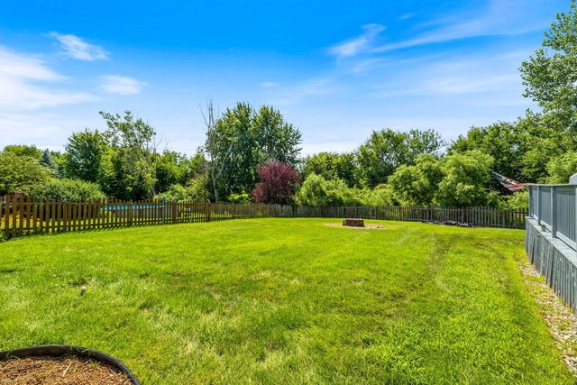 637 Otter Way, Oswego, IL 60543
