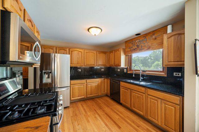 637 Otter Way, Oswego, IL 60543