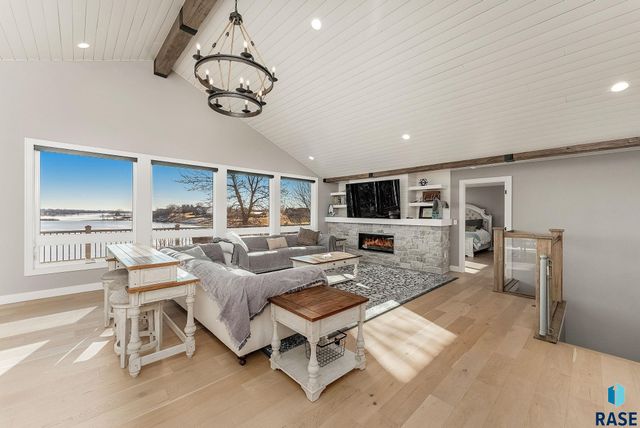 6340 Harbor Way Way, Wentworth, SD 57075