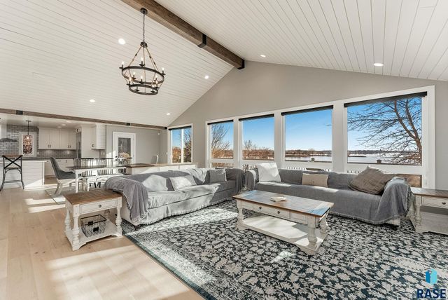 6340 Harbor Way Way, Wentworth, SD 57075