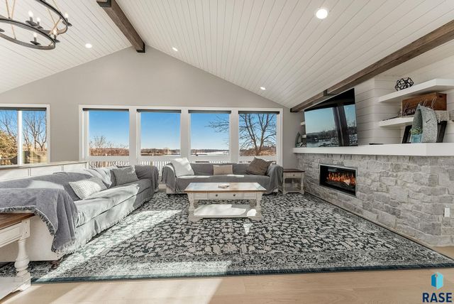 6340 Harbor Way Way, Wentworth, SD 57075