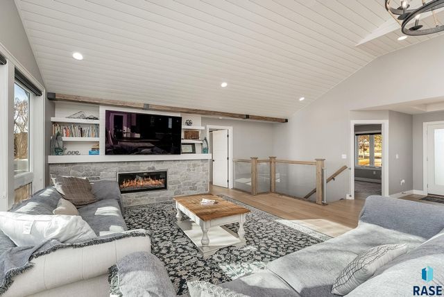 6340 Harbor Way Way, Wentworth, SD 57075