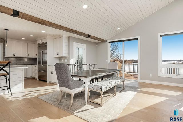 6340 Harbor Way Way, Wentworth, SD 57075