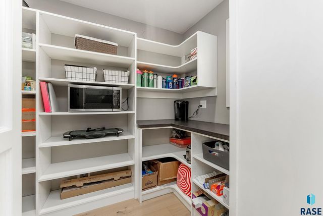 6340 Harbor Way Way, Wentworth, SD 57075