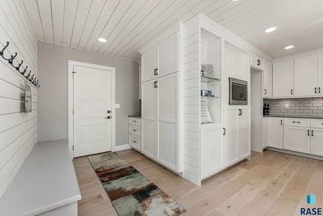 6340 Harbor Way Way, Wentworth, SD 57075