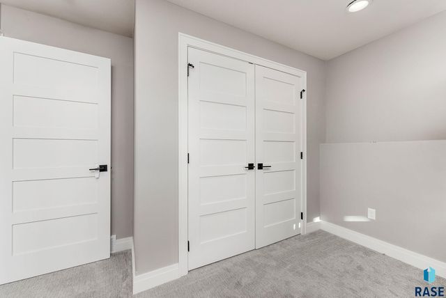 6340 Harbor Way Way, Wentworth, SD 57075