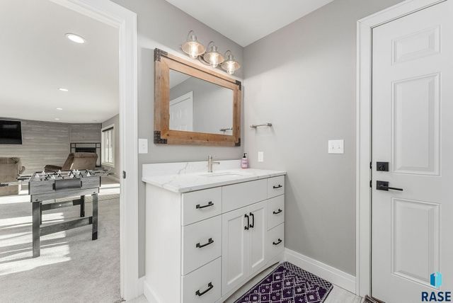 6340 Harbor Way Way, Wentworth, SD 57075