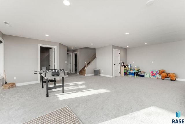 6340 Harbor Way Way, Wentworth, SD 57075