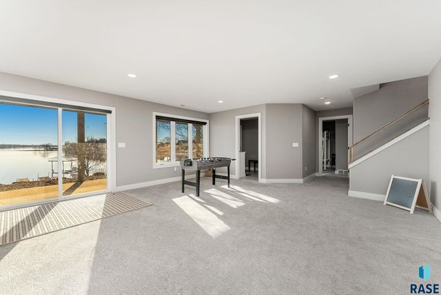 6340 Harbor Way Way, Wentworth, SD 57075