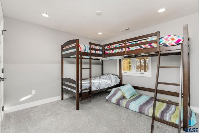 6340 Harbor Way Way, Wentworth, SD 57075