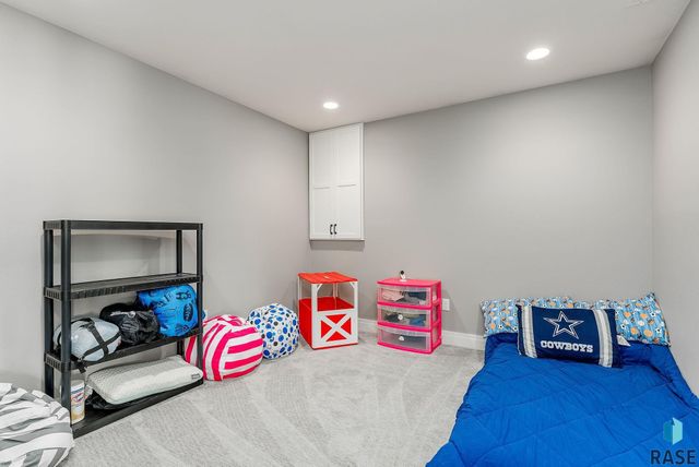 6340 Harbor Way Way, Wentworth, SD 57075