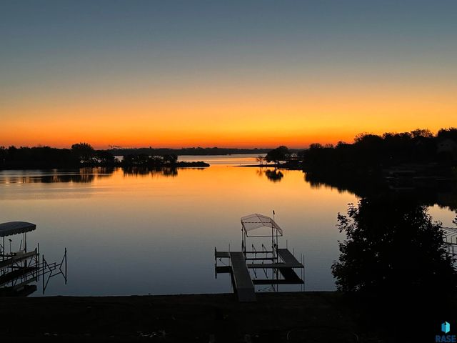 6340 Harbor Way Way, Wentworth, SD 57075