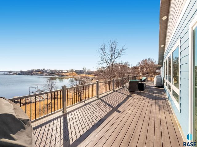 6340 Harbor Way Way, Wentworth, SD 57075
