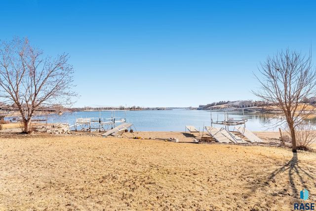 6340 Harbor Way Way, Wentworth, SD 57075