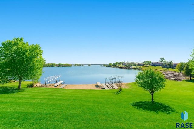 6340 Harbor Way Way, Wentworth, SD 57075