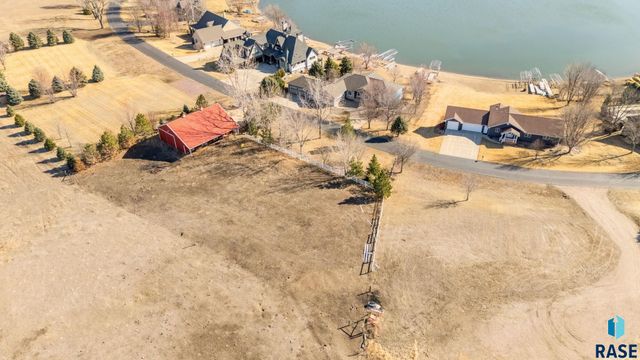 6340 Harbor Way Way, Wentworth, SD 57075