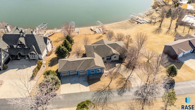 6340 Harbor Way Way, Wentworth, SD 57075
