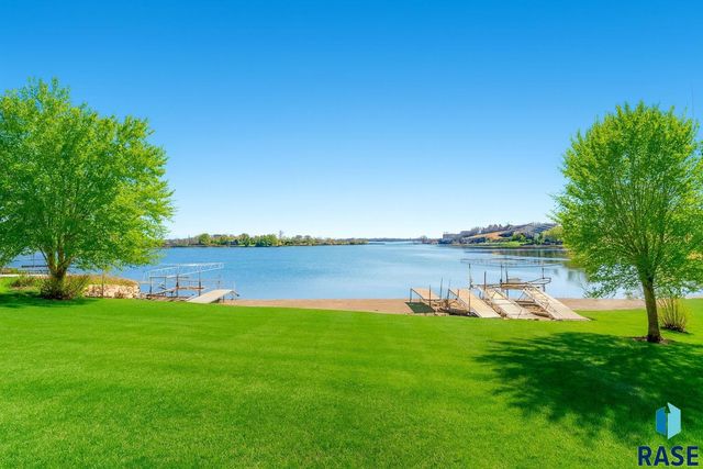 6340 Harbor Way Way, Wentworth, SD 57075