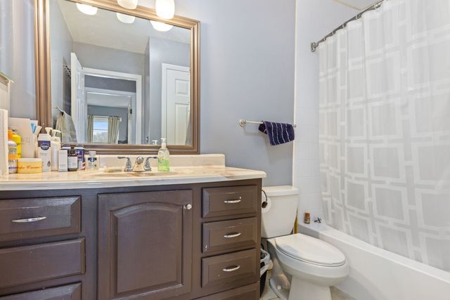 1055 HAMPTON HARBOR Harbor 1055, Schaumburg, IL 60193