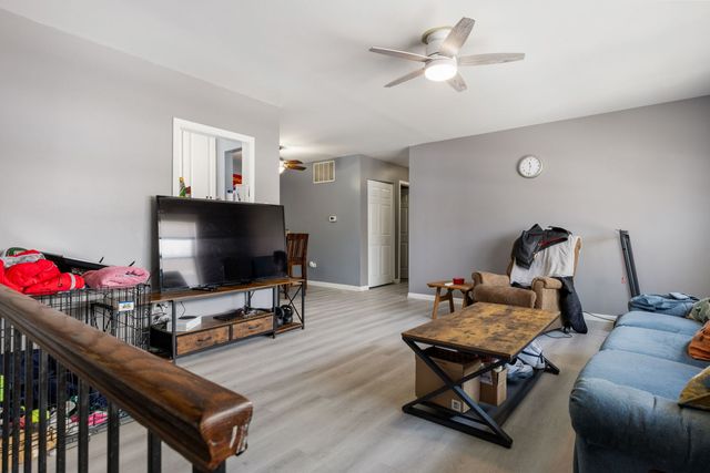 1055 HAMPTON HARBOR Harbor 1055, Schaumburg, IL 60193