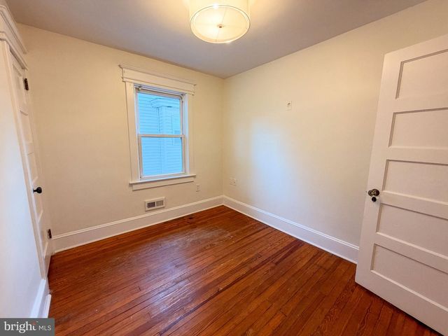 414 W BRIDGE ST, Morrisville, PA 19067