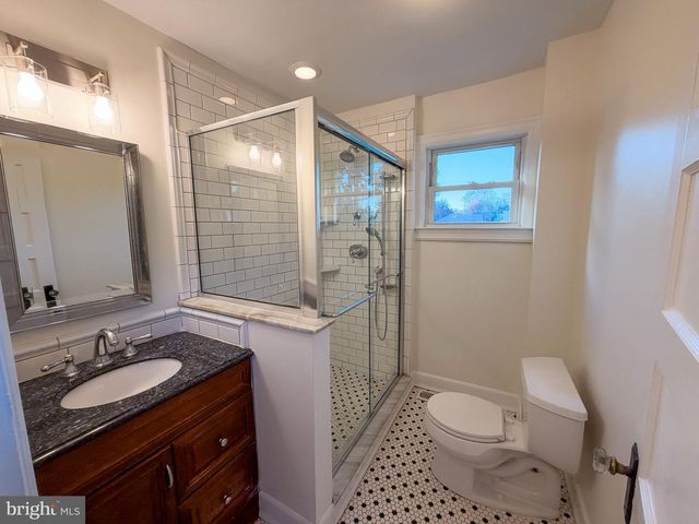 414 W BRIDGE ST, Morrisville, PA 19067