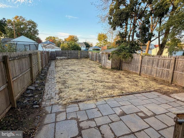 414 W BRIDGE ST, Morrisville, PA 19067