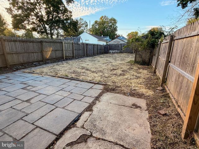414 W BRIDGE ST, Morrisville, PA 19067