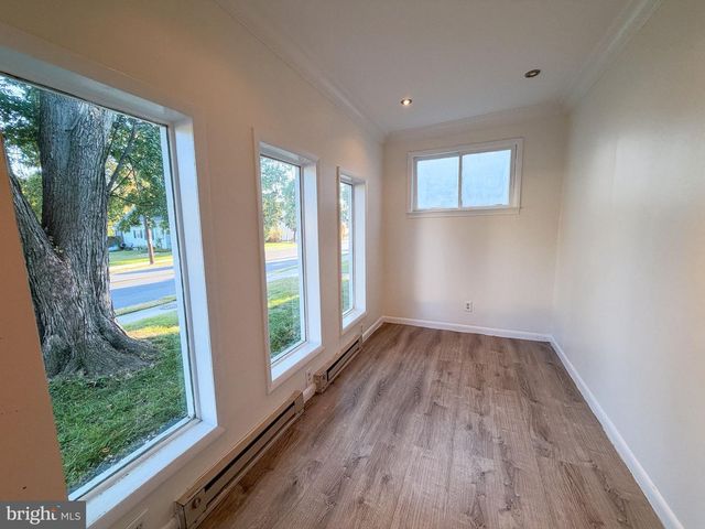 414 W BRIDGE ST, Morrisville, PA 19067