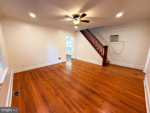 414 W BRIDGE ST, Morrisville, PA 19067