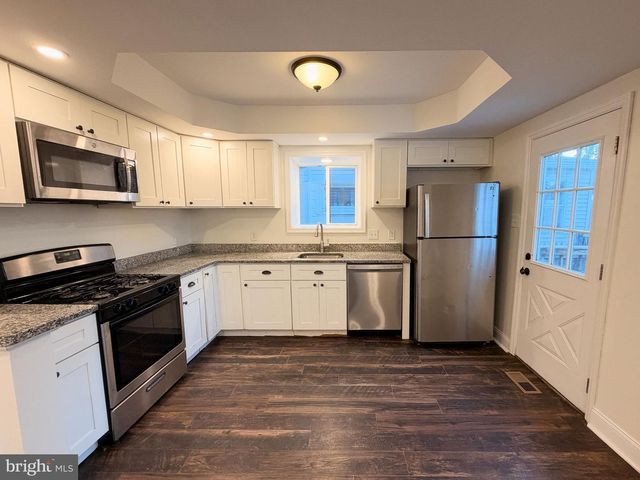 414 W BRIDGE ST, Morrisville, PA 19067