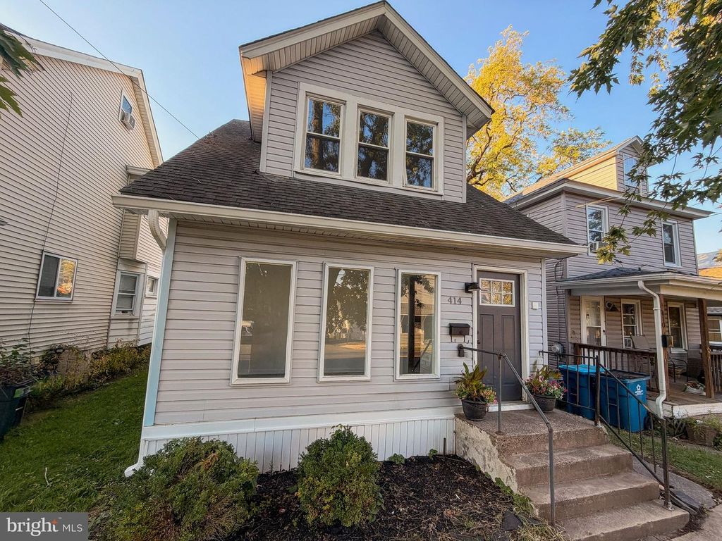 414 W BRIDGE ST, Morrisville, PA 19067