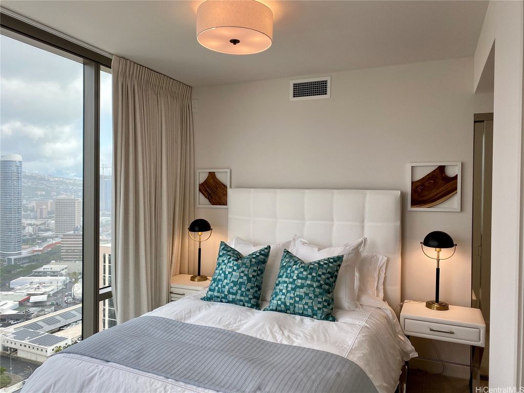 1001 Queen Street 2915, Honolulu, HI 96814